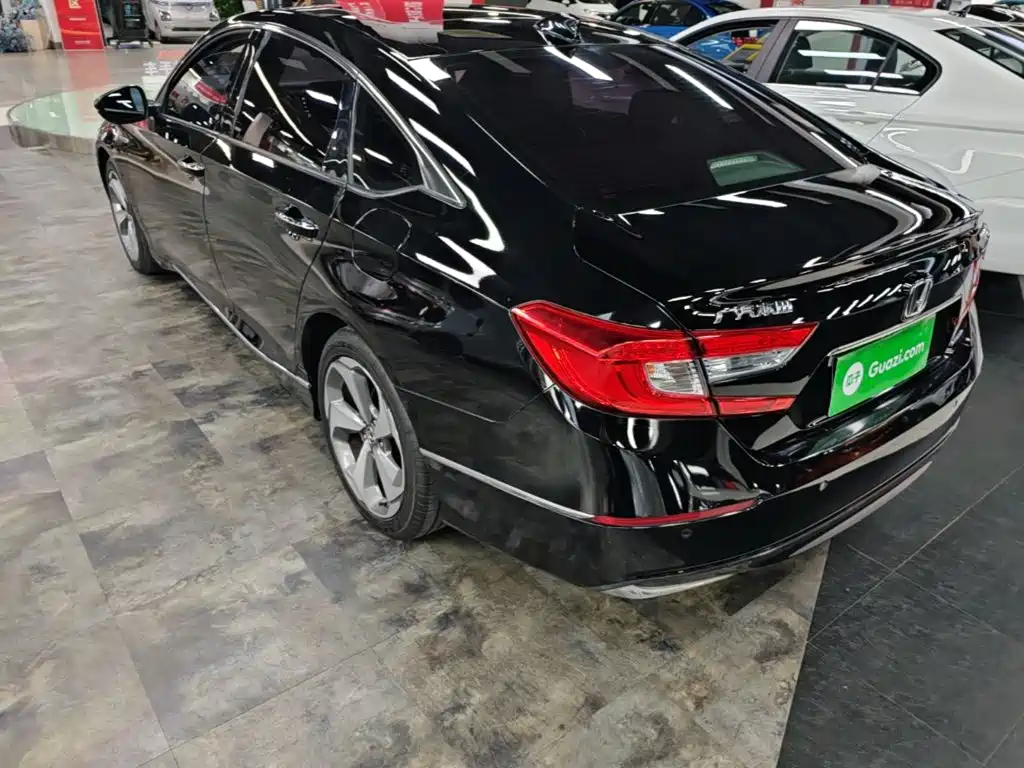 Honda Accord — фото 5