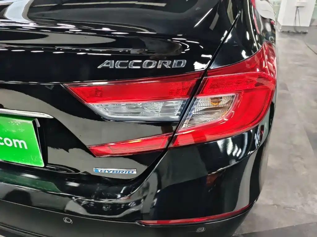 Honda Accord — фото 8