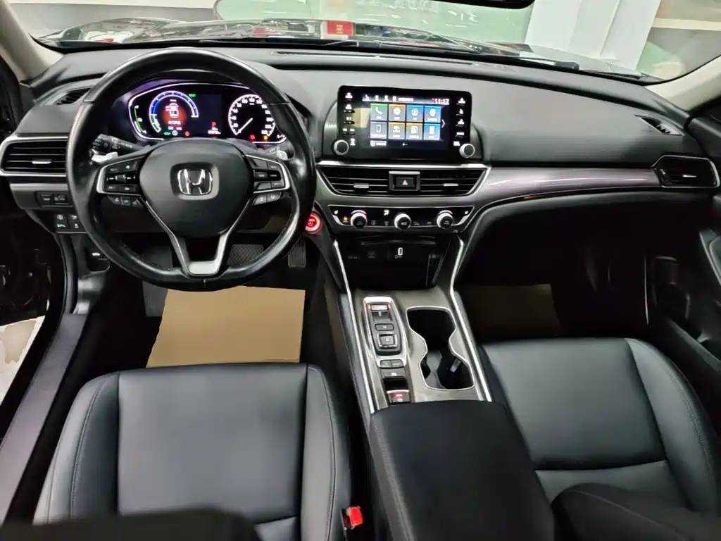 Honda Accord — фото 10