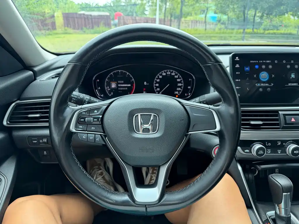 Honda Accord — фото 11