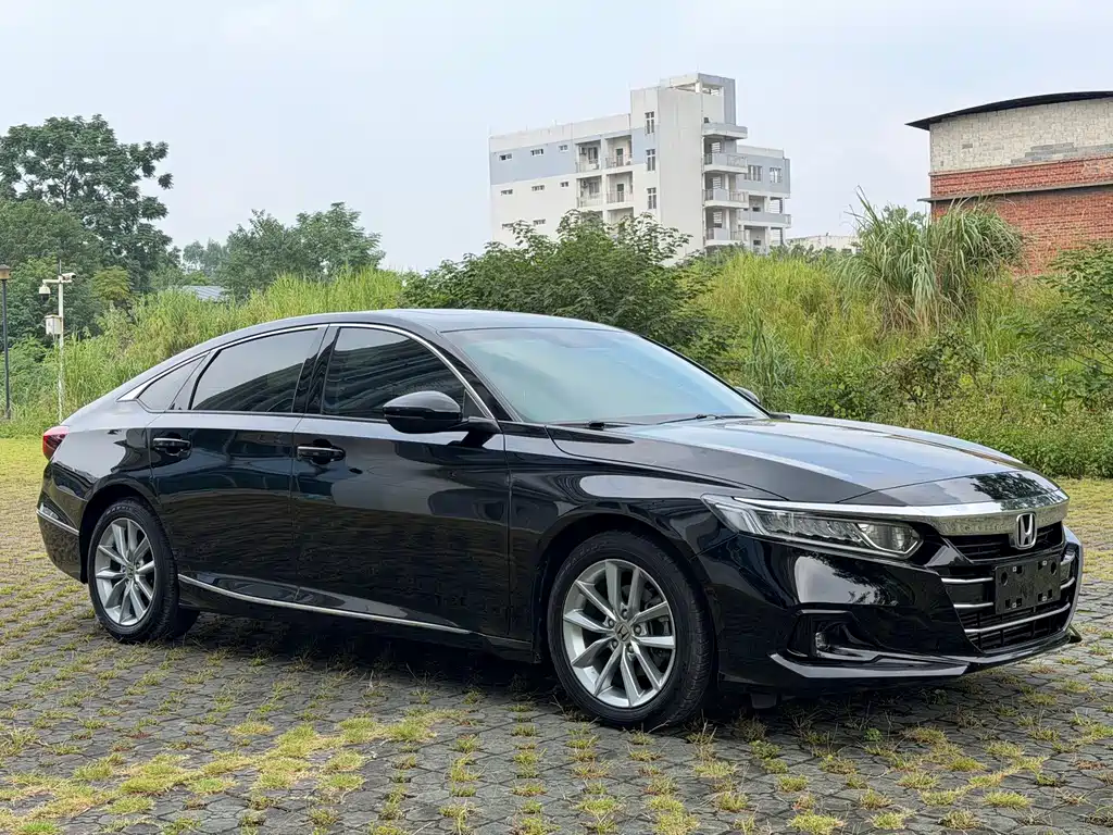 Honda Accord — фото 3