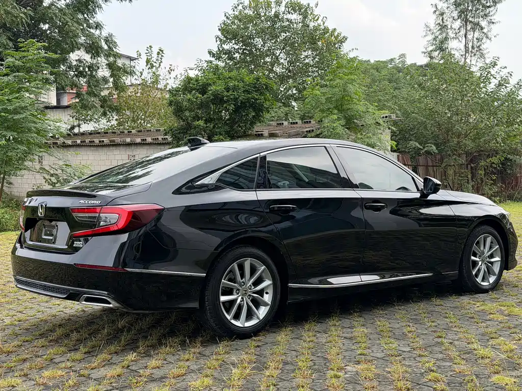 Honda Accord — фото 4