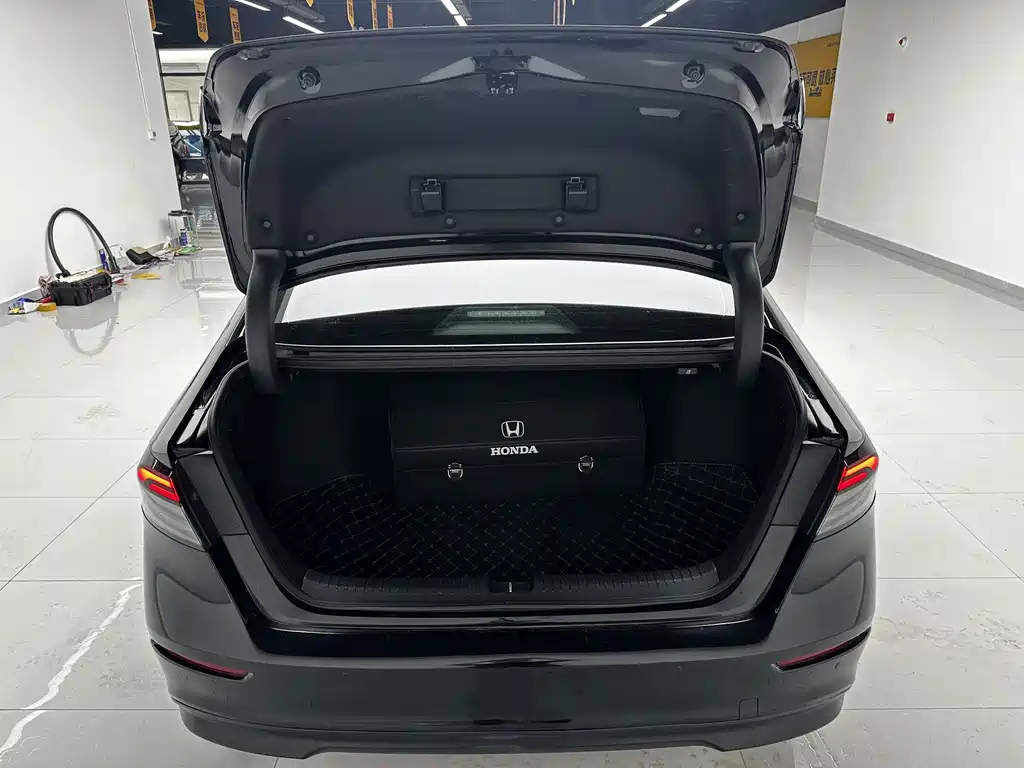 Honda Accord — фото 15