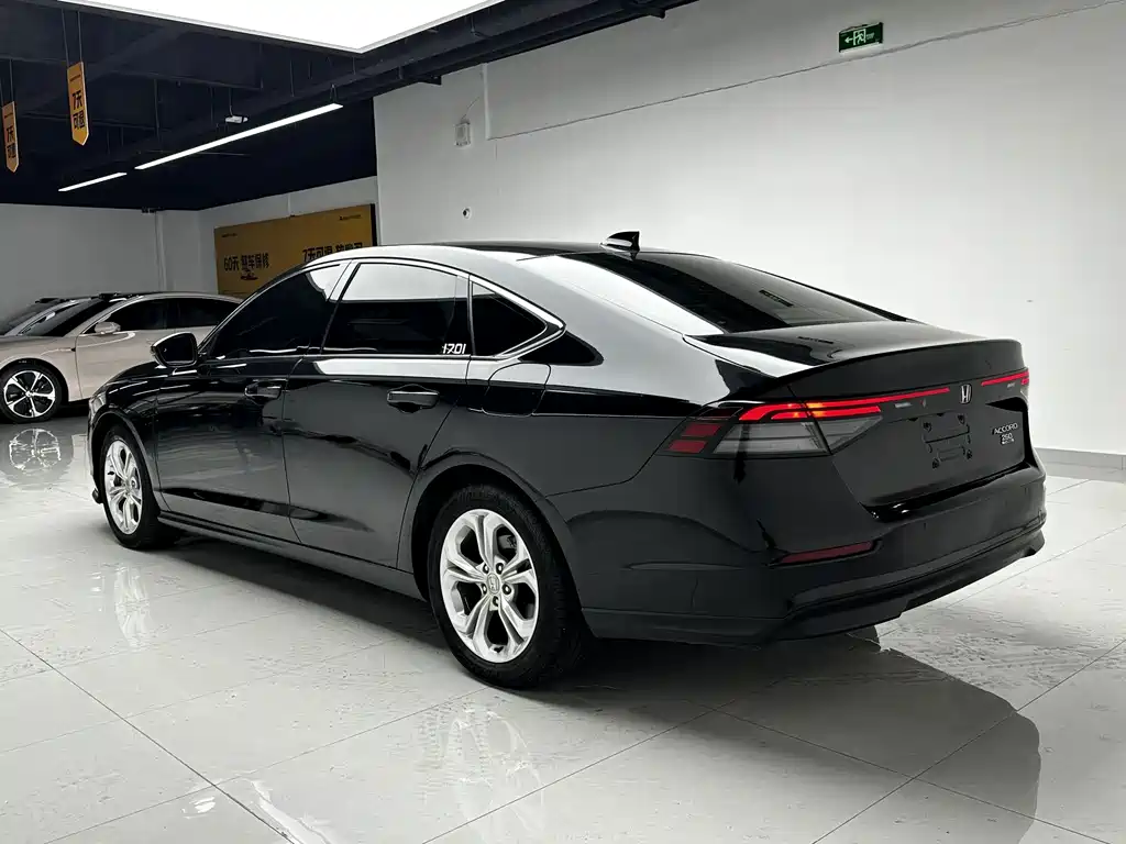 Honda Accord — фото 4