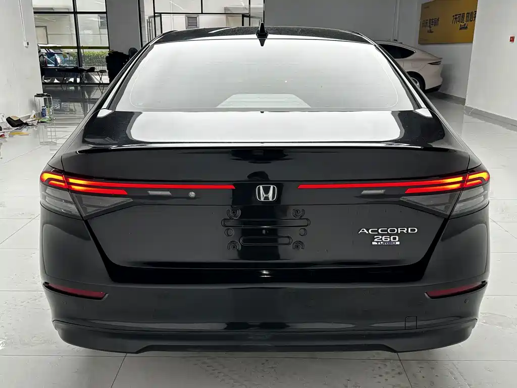 Honda Accord — фото 5