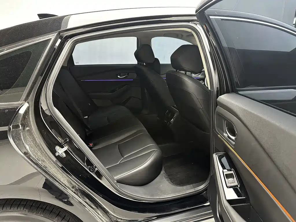 Honda Accord — фото 9