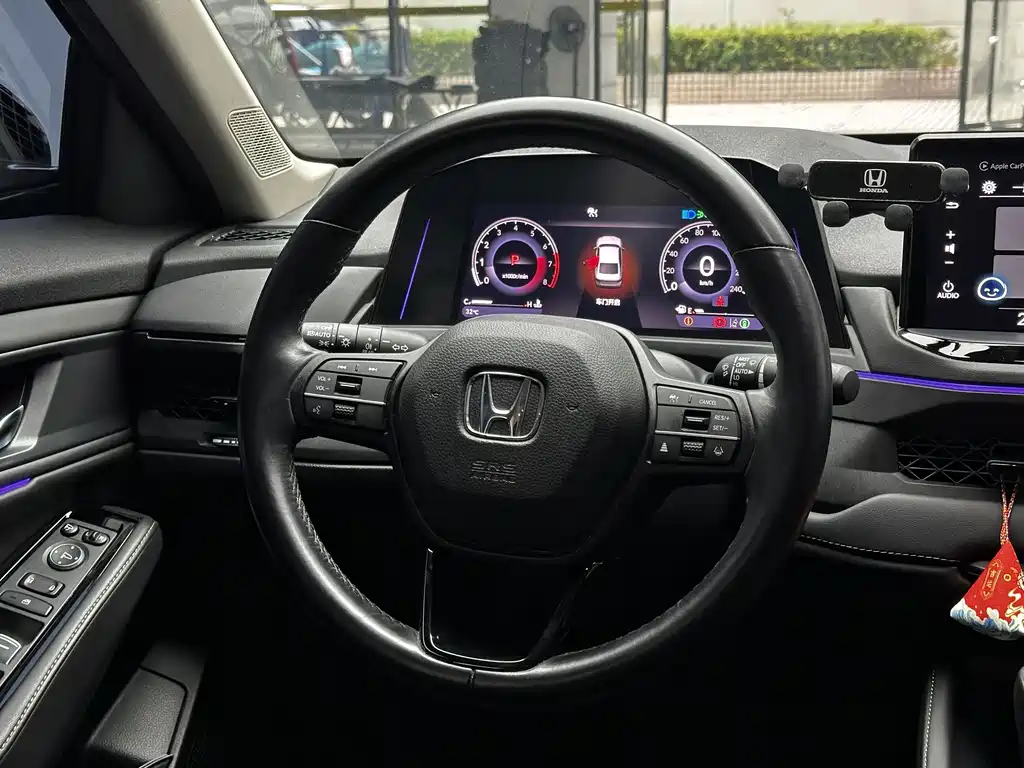 Honda Accord — фото 10