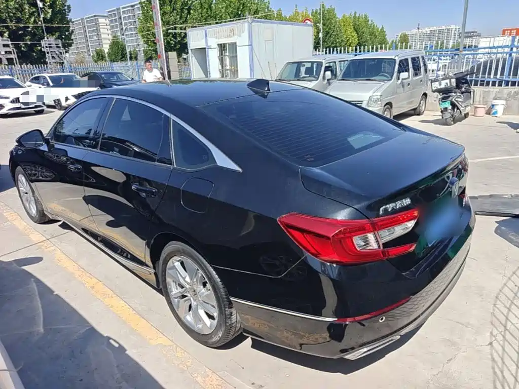 Honda Accord — фото 5