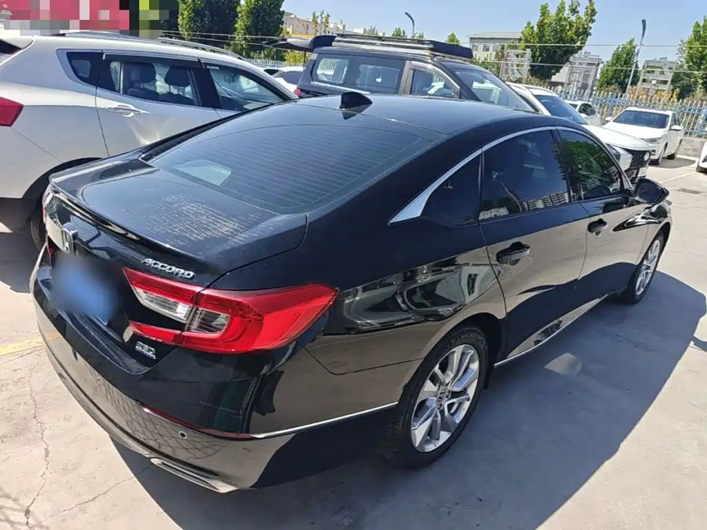 Honda Accord — фото 7