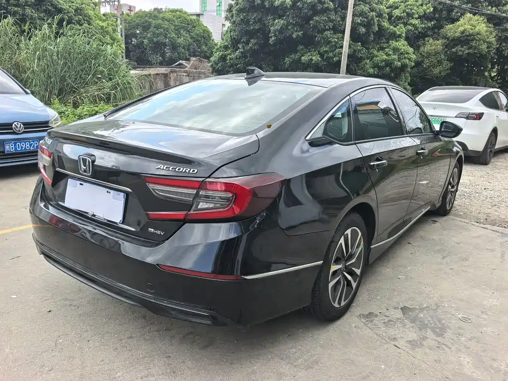 Honda Accord — фото 6