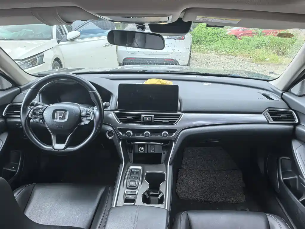 Honda Accord — фото 8