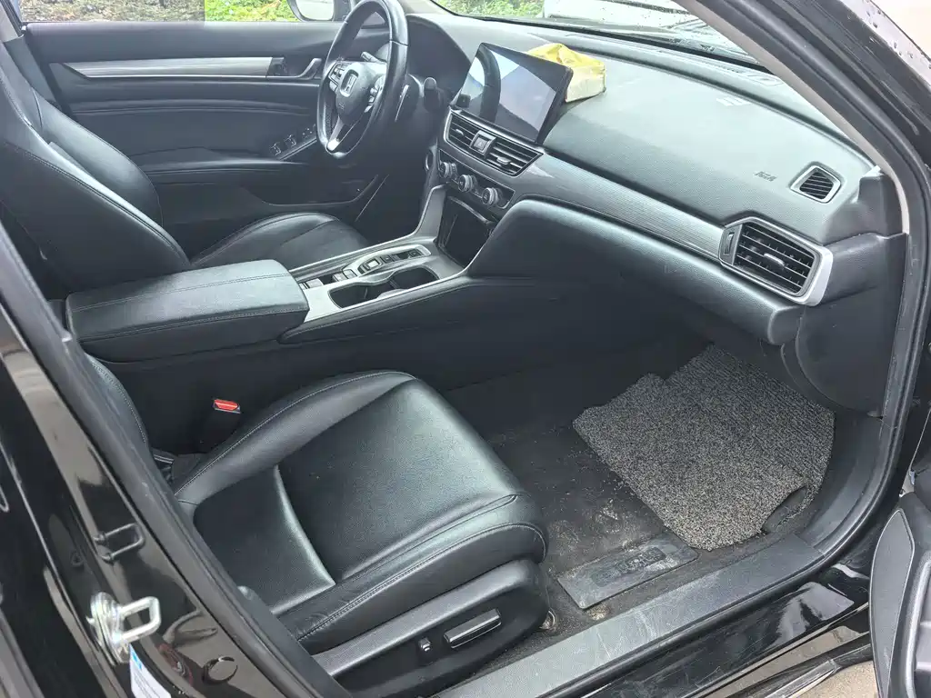 Honda Accord — фото 9