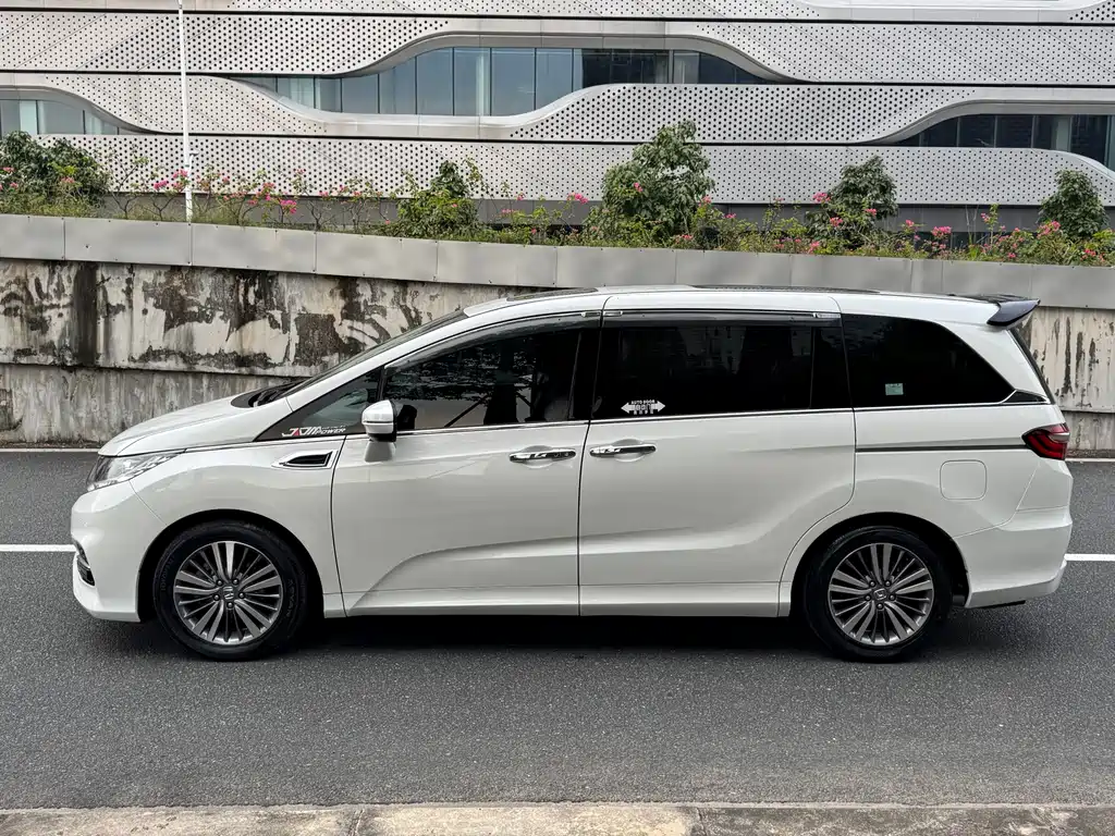 Honda Odyssey — фото 4