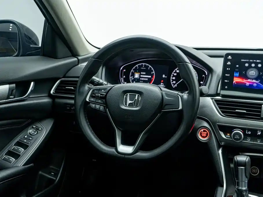 Honda Accord — фото 18