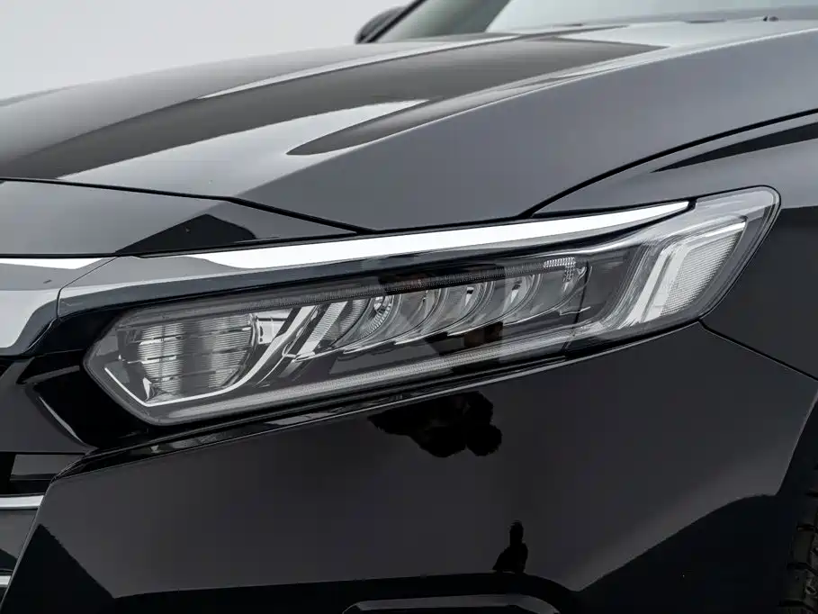 Honda Accord — фото 10