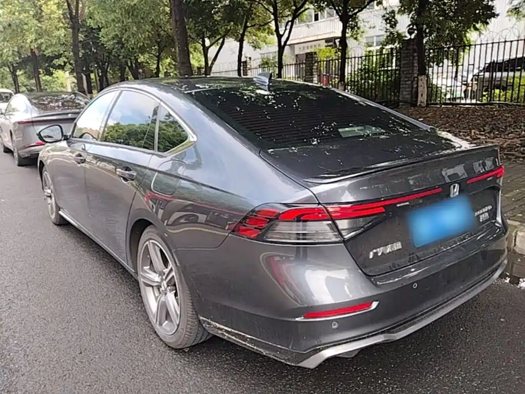 Honda Accord — фото 5
