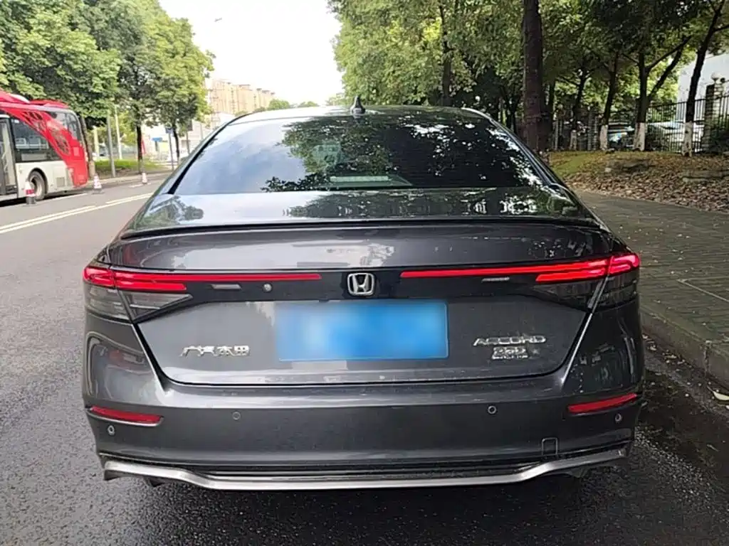 Honda Accord — фото 6
