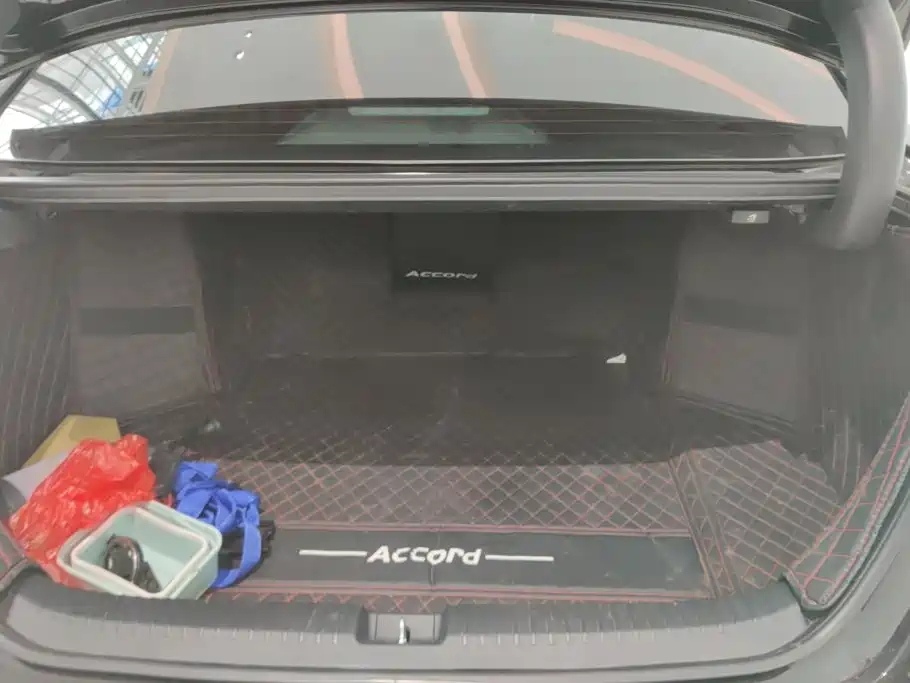 Honda Accord — фото 4