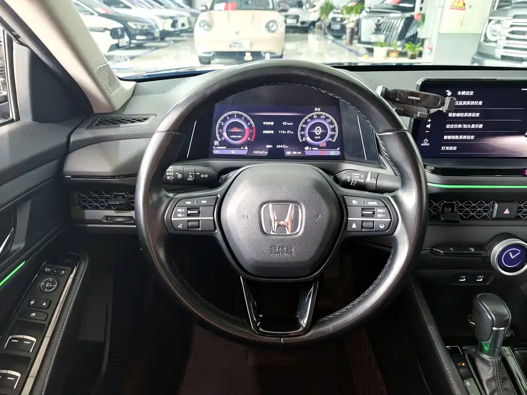 Honda Accord — фото 8