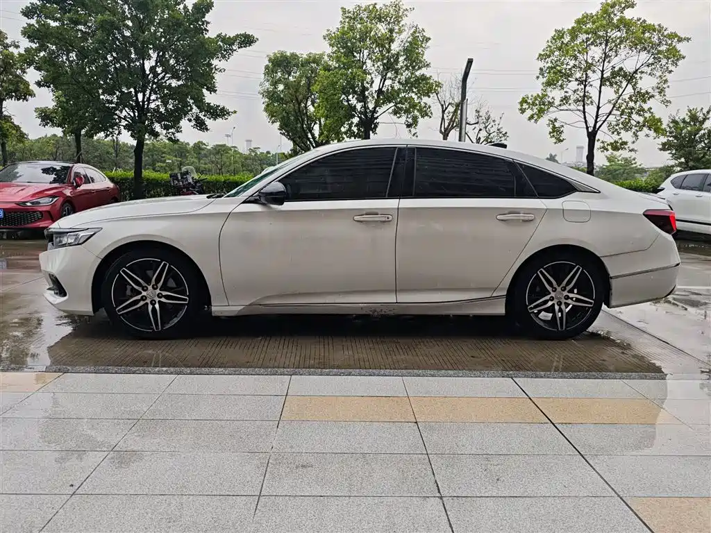 Honda Accord — фото 3