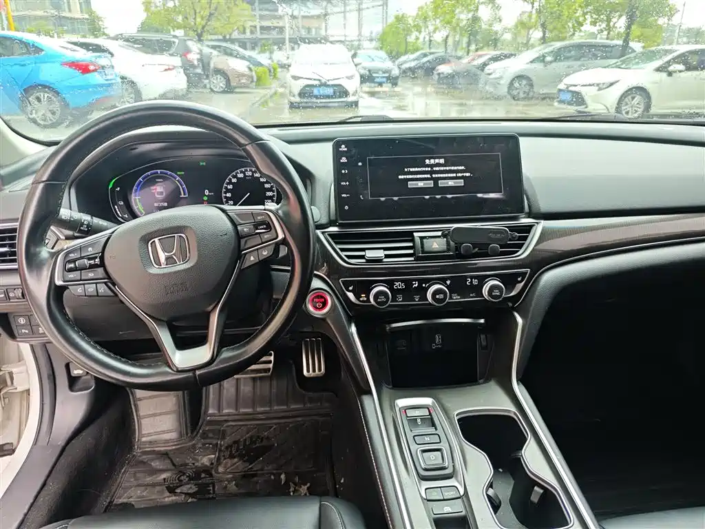 Honda Accord — фото 6