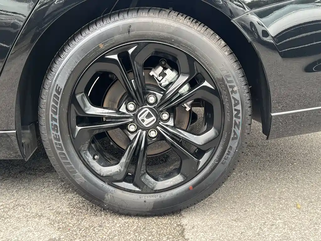 Honda Accord — фото 10