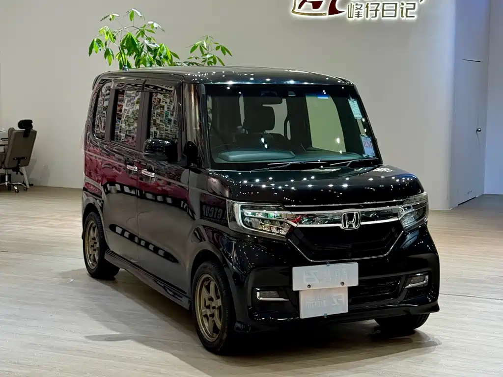 Honda N-BOX — фото 2