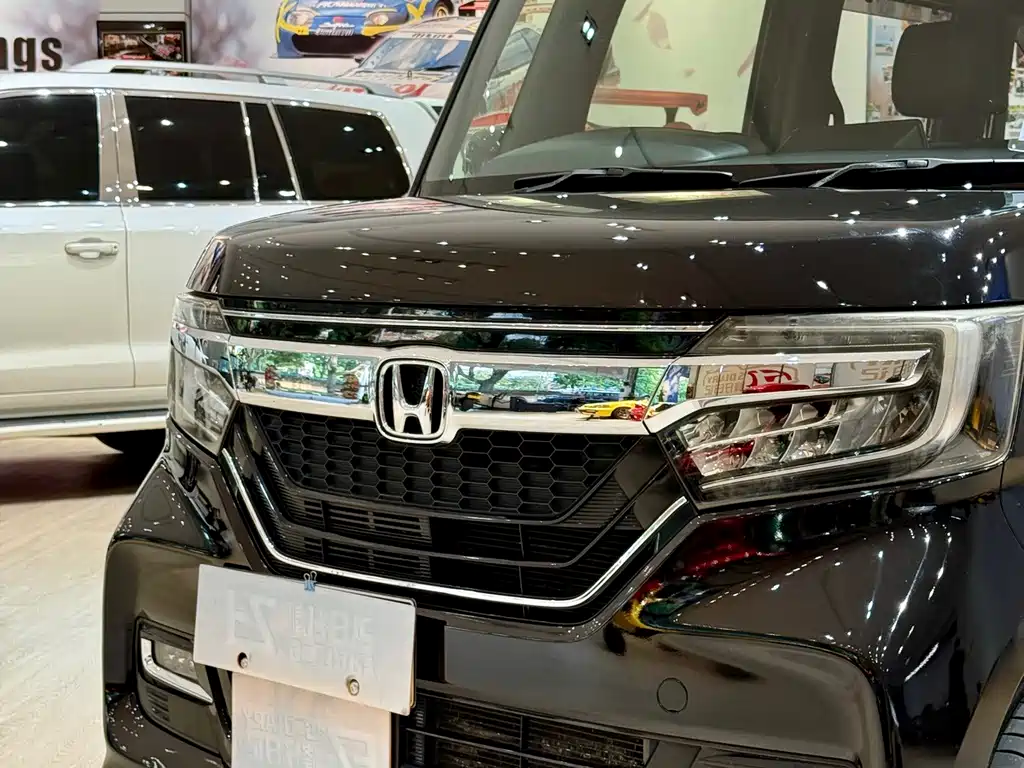 Honda N-BOX — фото 4