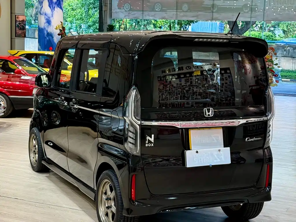Honda N-BOX — фото 10