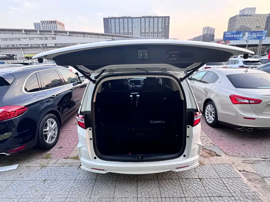 Honda Odyssey — фото 13