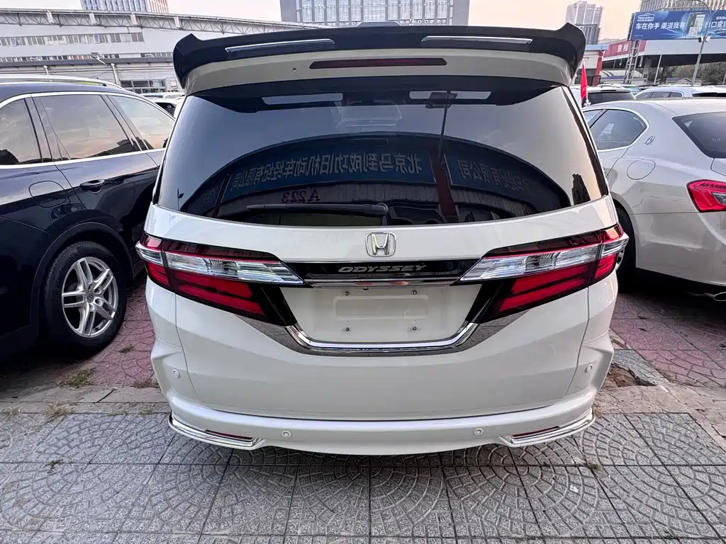 Honda Odyssey — фото 14