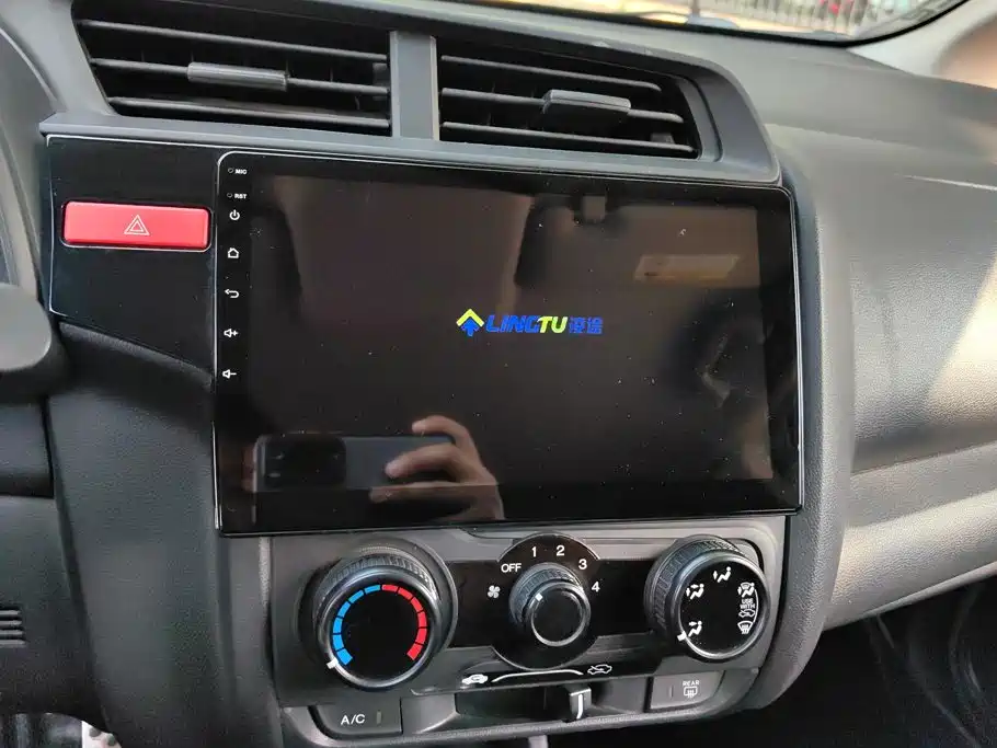 Honda Fit — фото 13