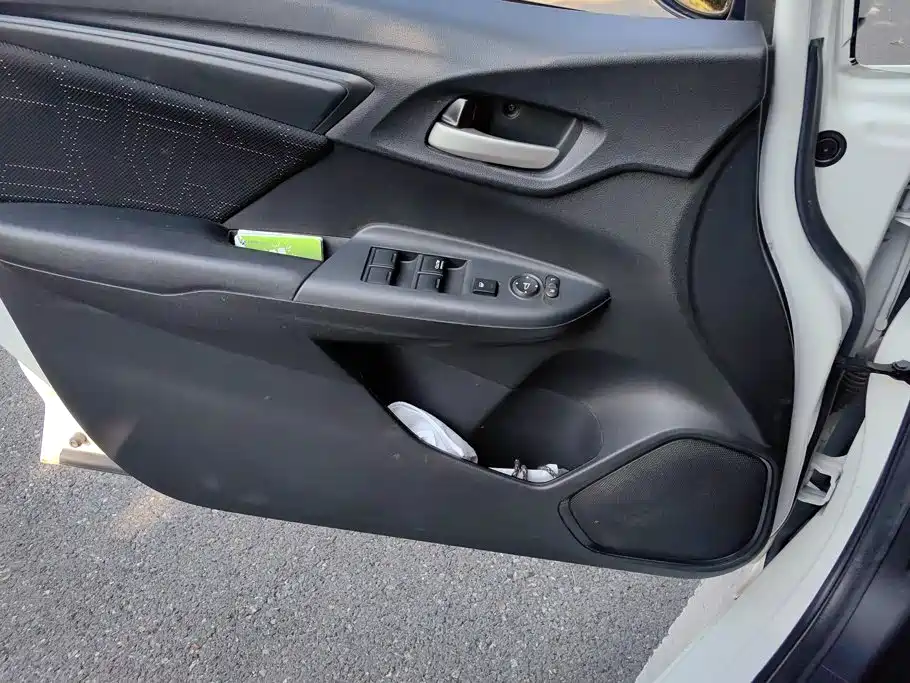 Honda Fit — фото 7