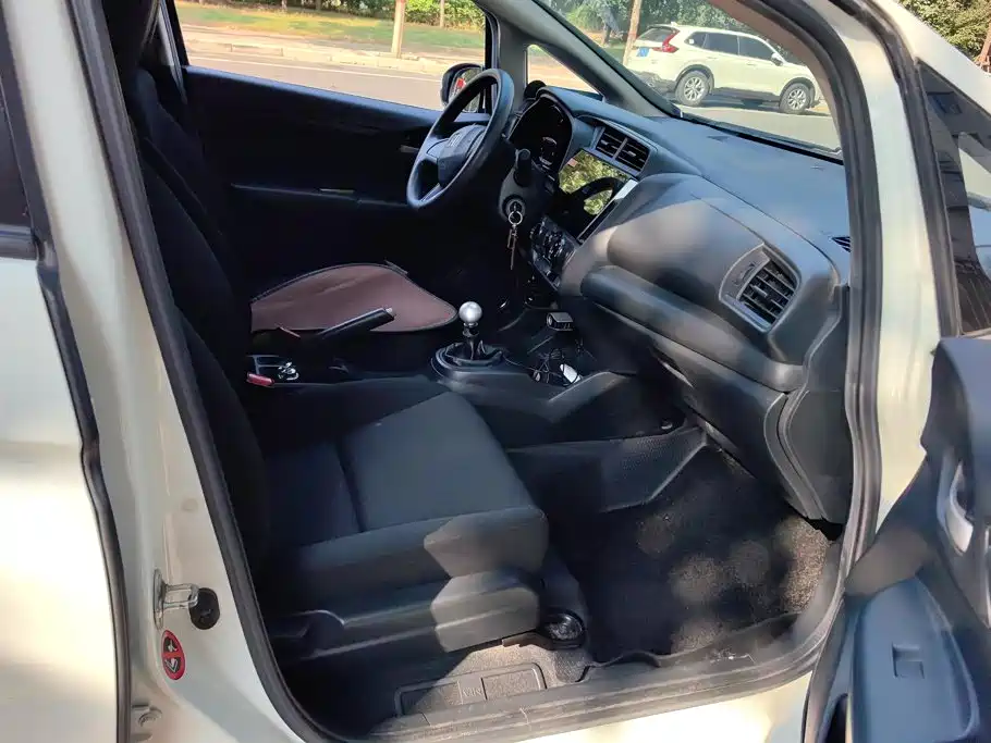Honda Fit — фото 8