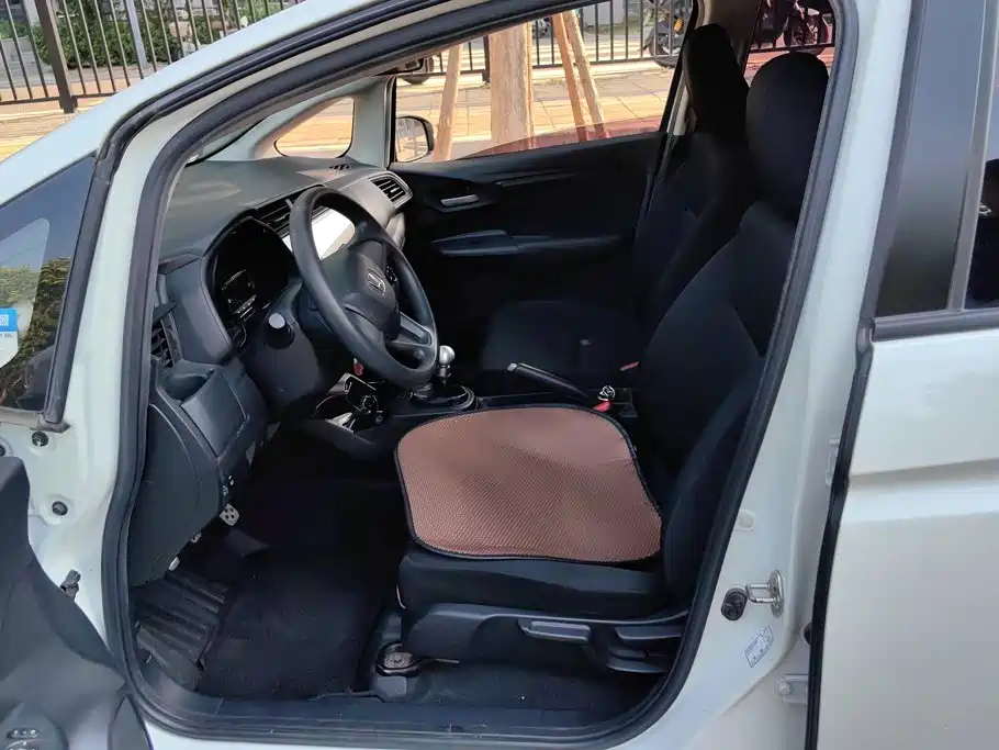 Honda Fit — фото 9