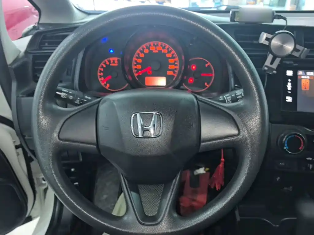 Honda Fit — фото 11