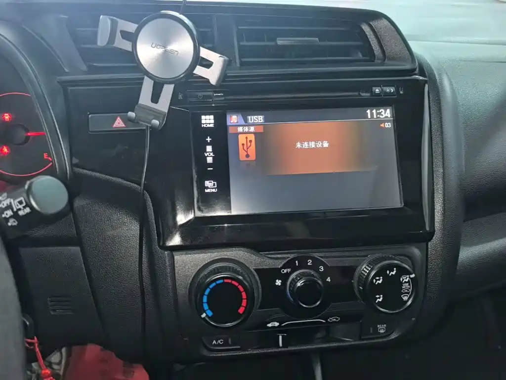 Honda Fit — фото 13