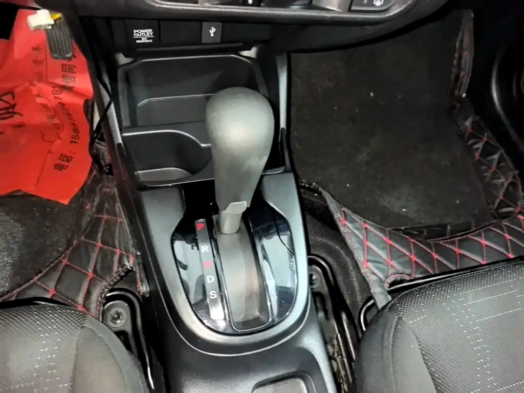 Honda Fit — фото 14