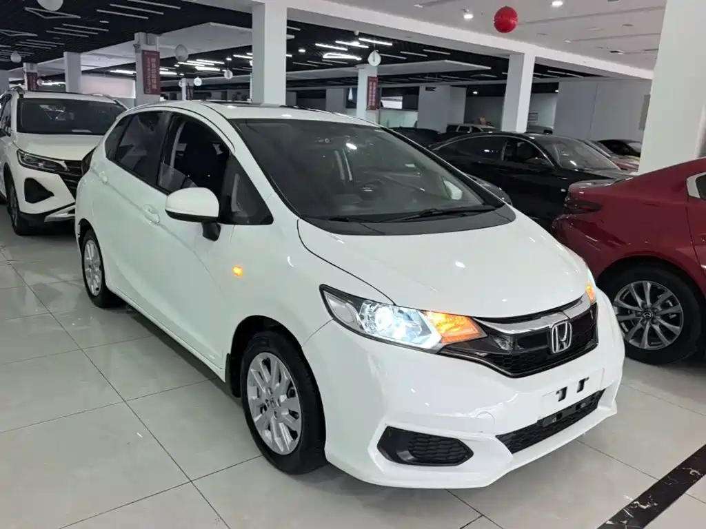 Honda Fit — фото 4