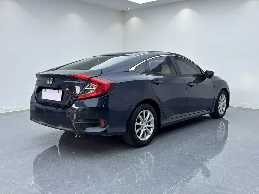 Honda Civic — фото 8