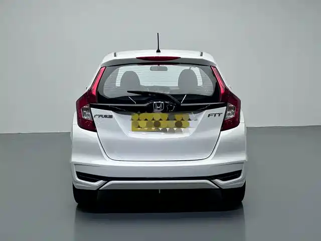 Honda Fit — фото 14