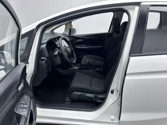 Honda Fit — фото 7