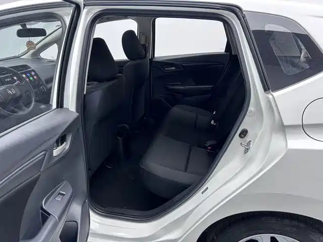 Honda Fit — фото 8