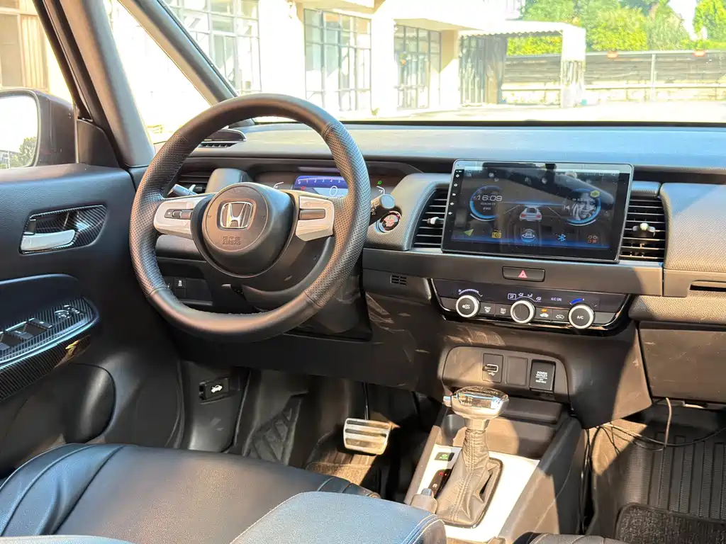 Honda Fit — фото 11