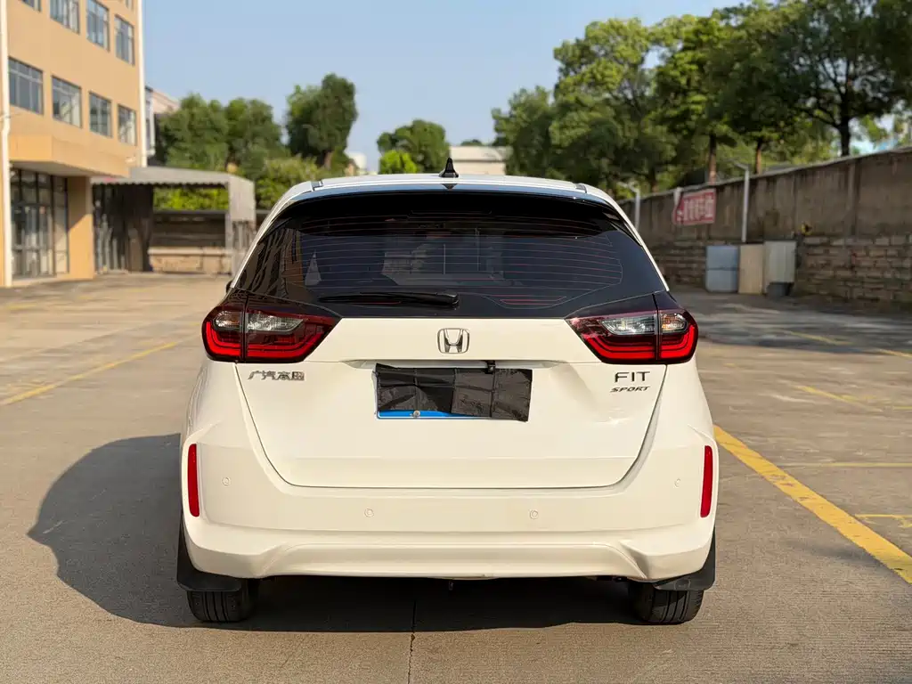 Honda Fit — фото 5