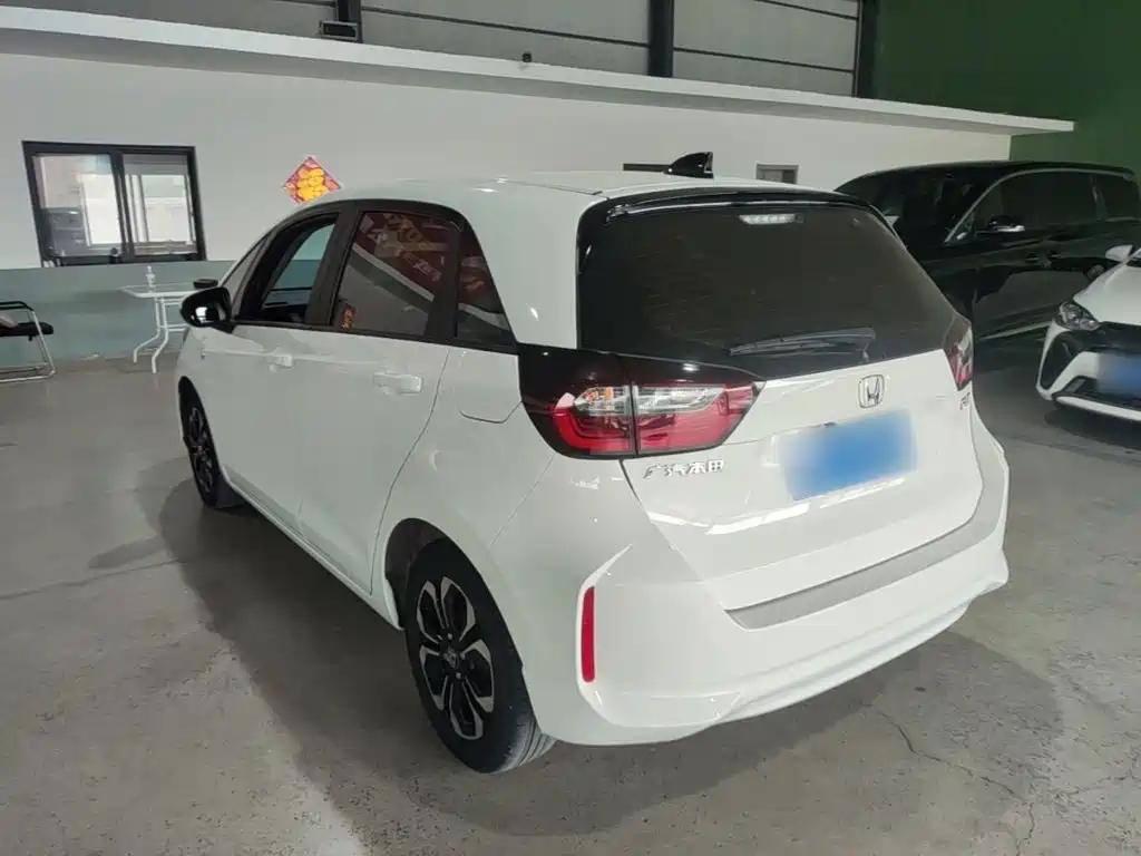 Honda Fit — фото 5