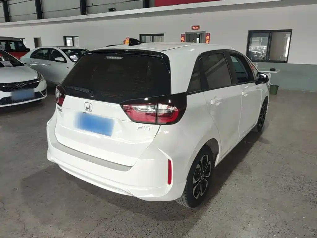 Honda Fit — фото 7