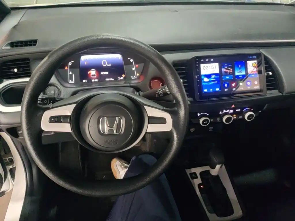 Honda Fit — фото 10