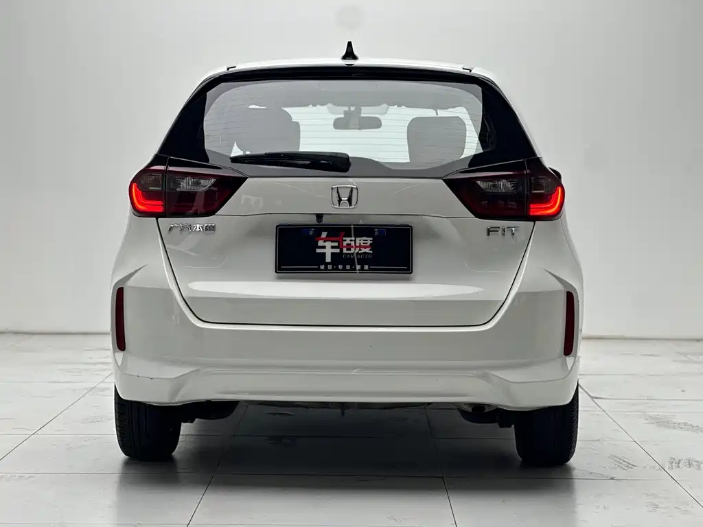 Honda Fit — фото 5