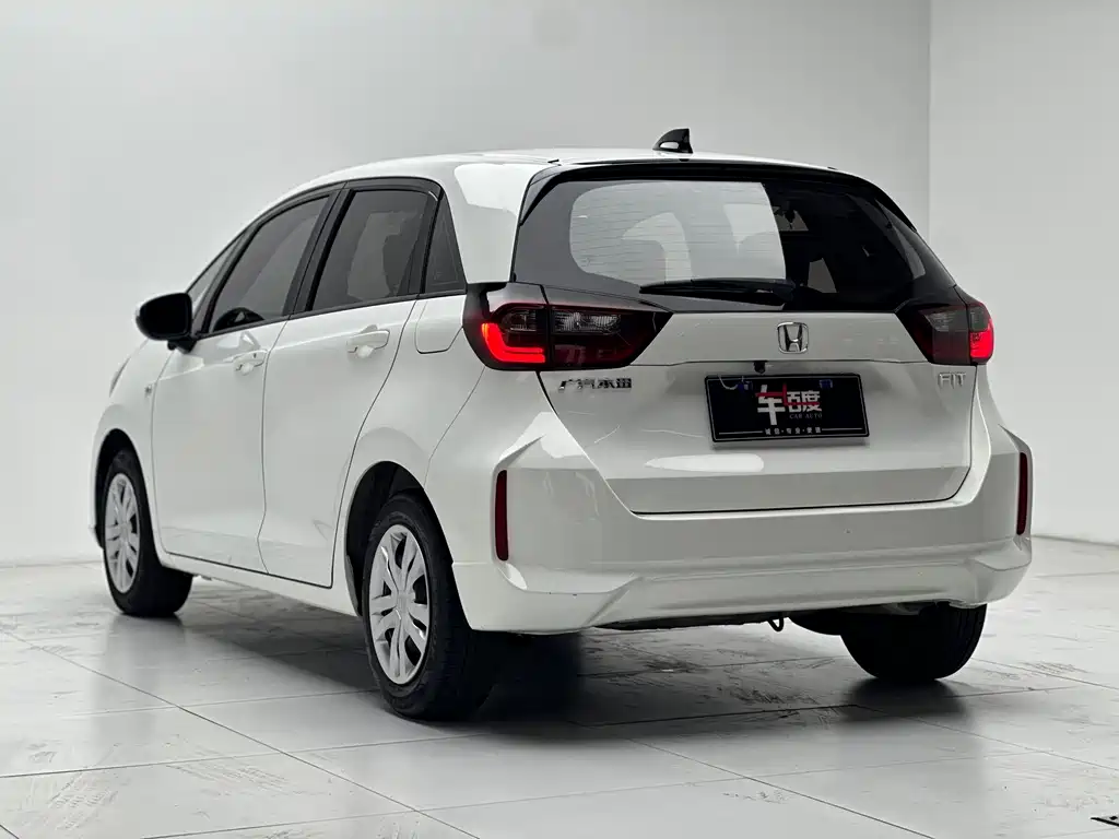 Honda Fit — фото 6